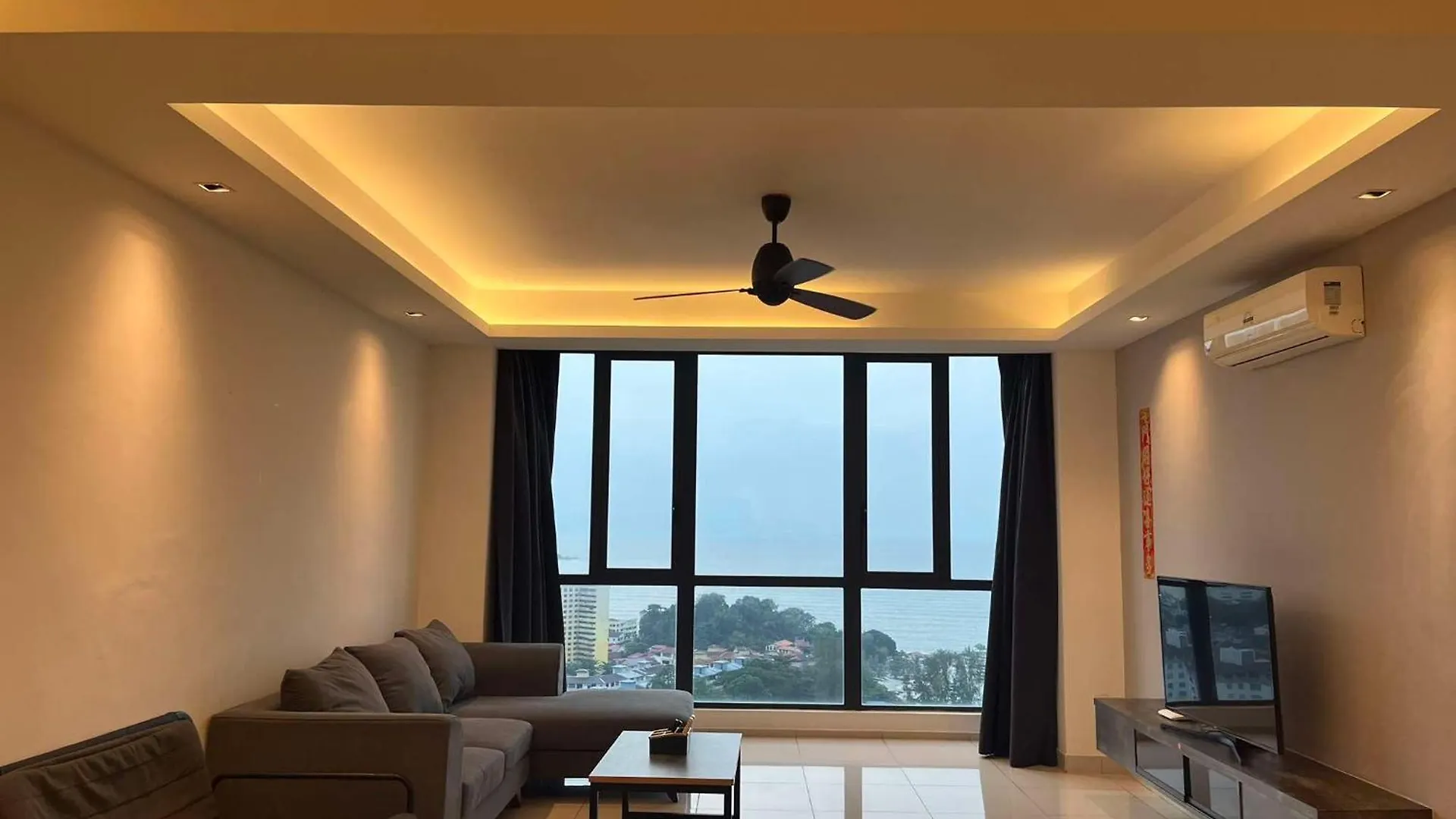 Luxury Seaview Bathtub Condo 2 Rooms 6 Pax Near Straits Quay Marina Mall 豪华海景双房浴缸公寓 Tanjung Tokong 0*,